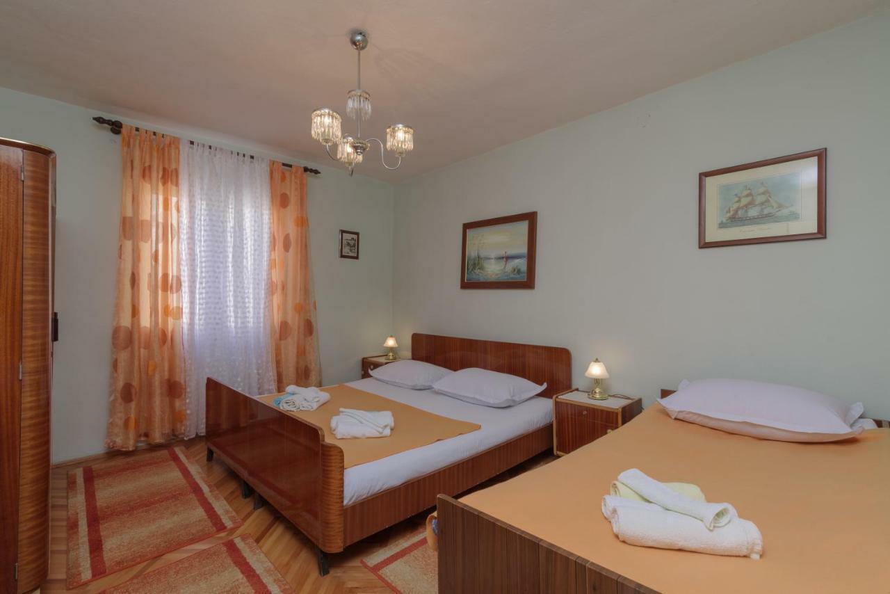 Rooms Mirjana - Centre Of 特罗吉尔 外观 照片
