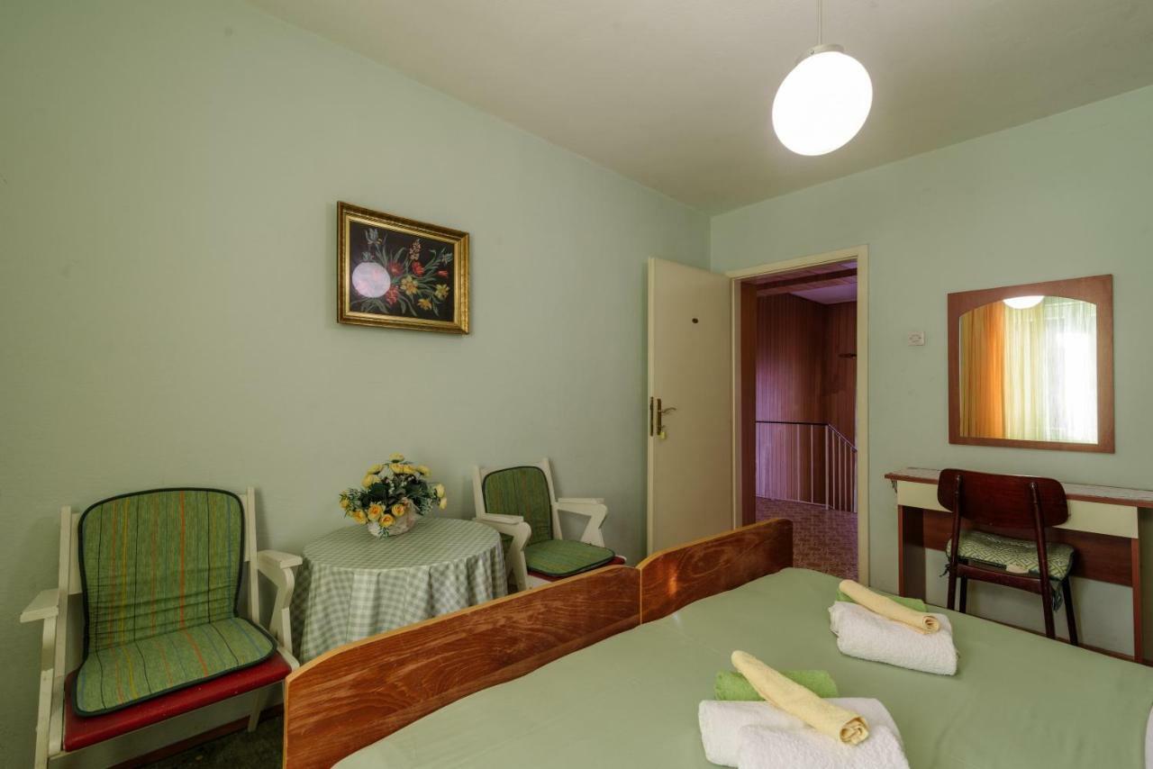Rooms Mirjana - Centre Of 特罗吉尔 外观 照片